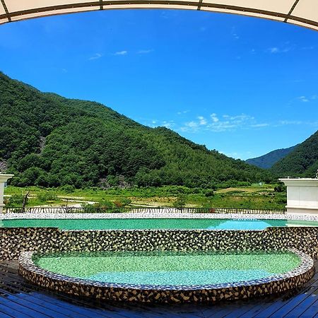 Pine Forest Jeongseon Alpine Resort Exterior foto