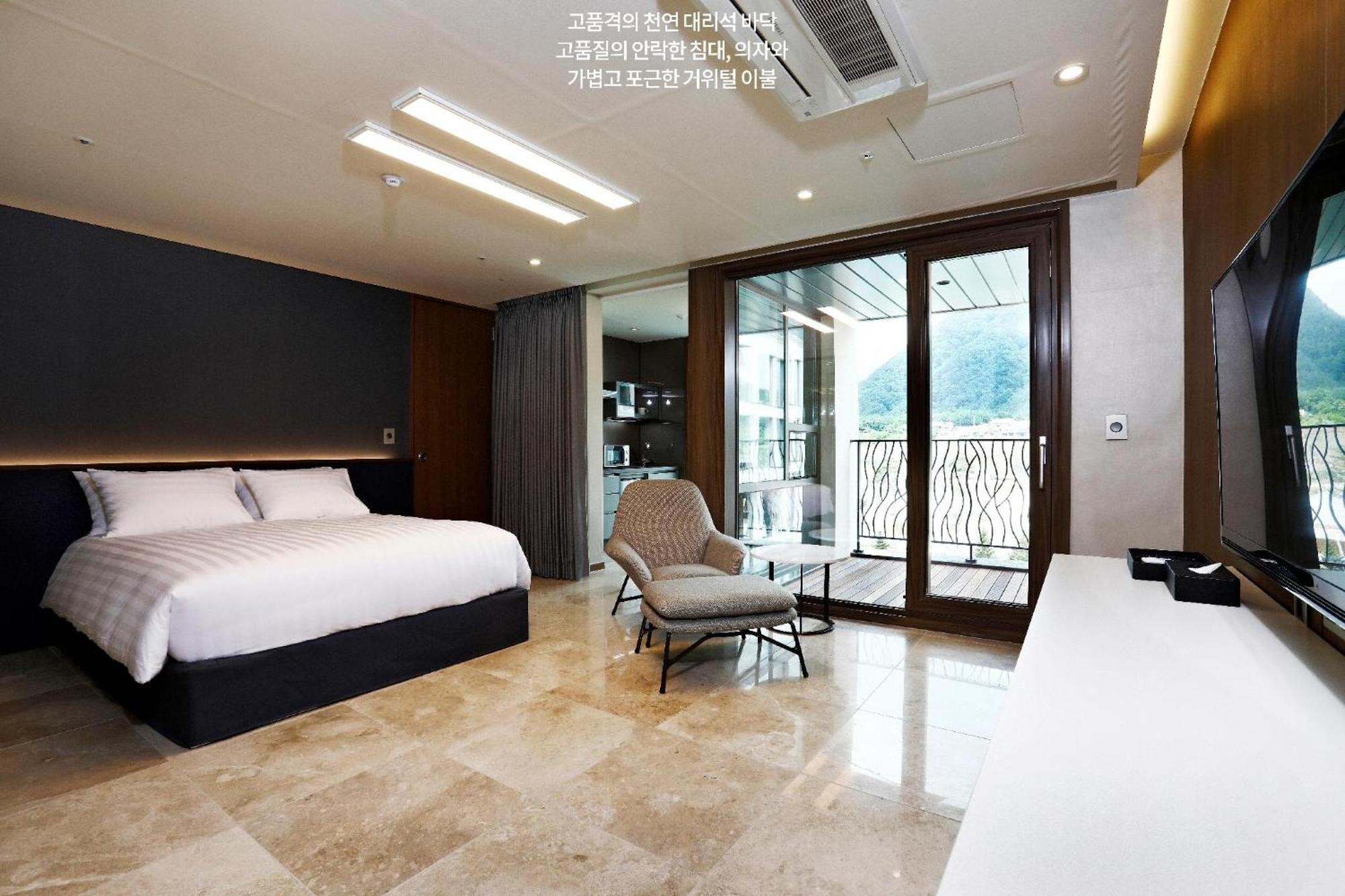 Pine Forest Jeongseon Alpine Resort Exterior foto